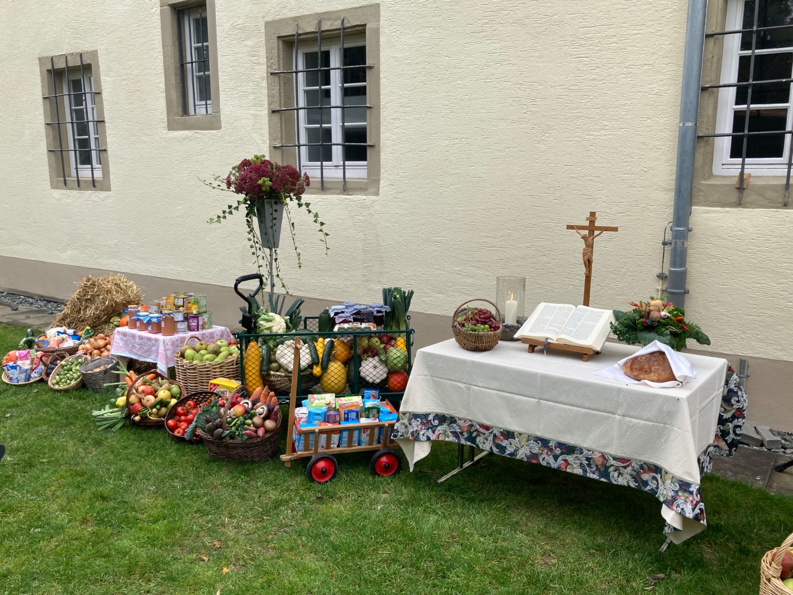 Erntedankaltar in Reinsberg.jpg